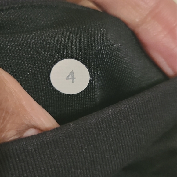 Lululemon | Women's Classic Black Align Cropped Workout Leggings (Size 4) - Picture 4 of 10